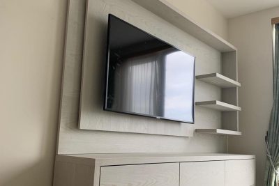 TV set Fitted Wardrobes